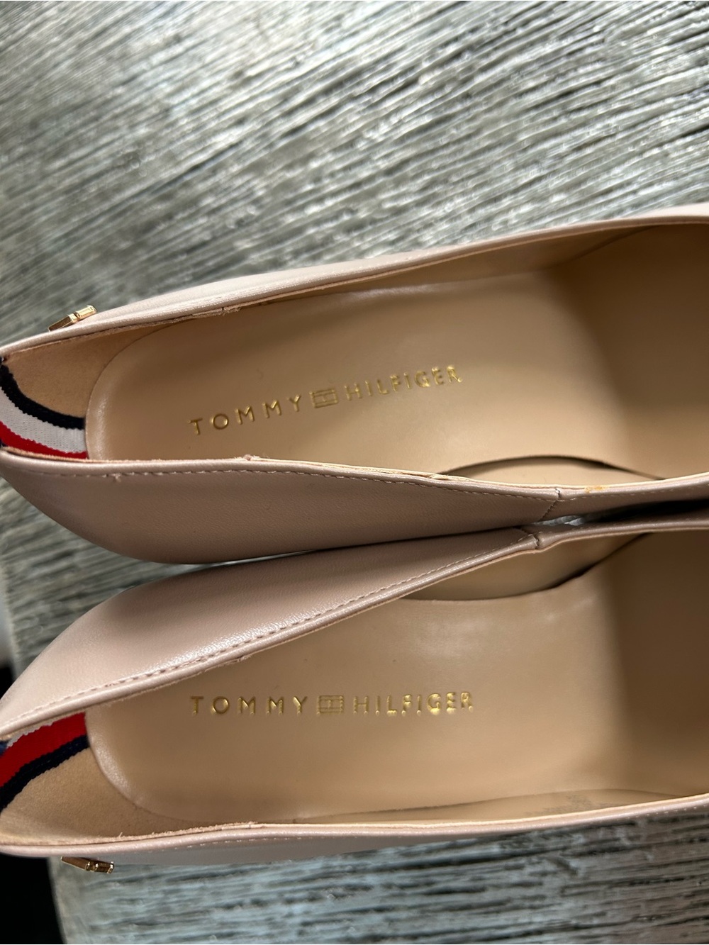 Tommy Hilfiger Blush Pointed-Toe Pumps with Signature Stripe NEW - Picture 6 of 10